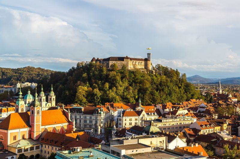 Obtain a residence permit on the basis of the branch office in Slovenia