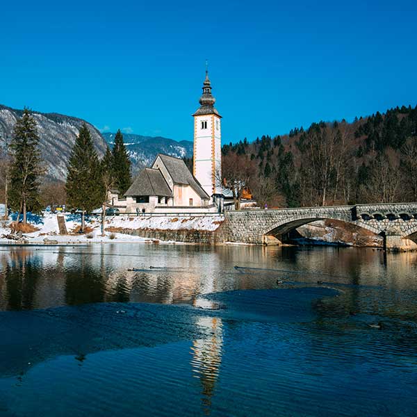 A single work and residence permit in Slovenia, EU