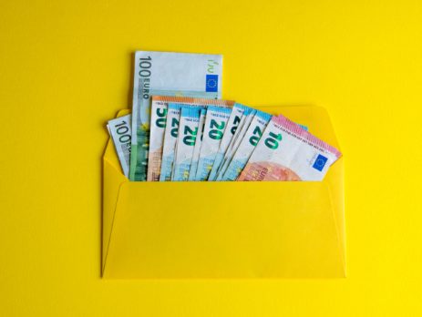 Naknada plate u različitih slučajevima u SlovenijiEU!