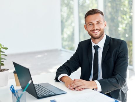 Stranac može biti direktor firme u Sloveniji!