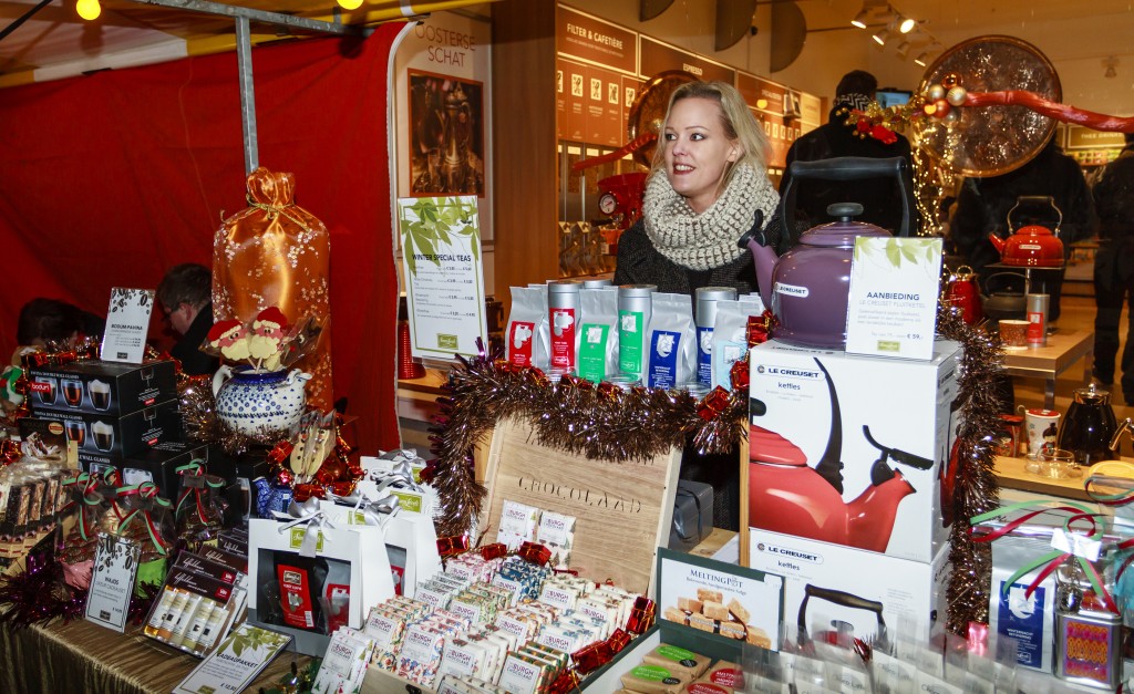 Dejavnosti podjetja za prodajo na stojnici v decembru