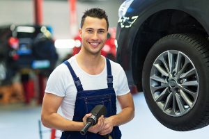 Za mehanična popravila motornih vozil ne potrebujete le primerne delavnice, ampak tudi...