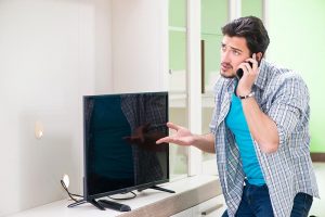 ali veste kakšna je razlika med garancijo in stvarno napako