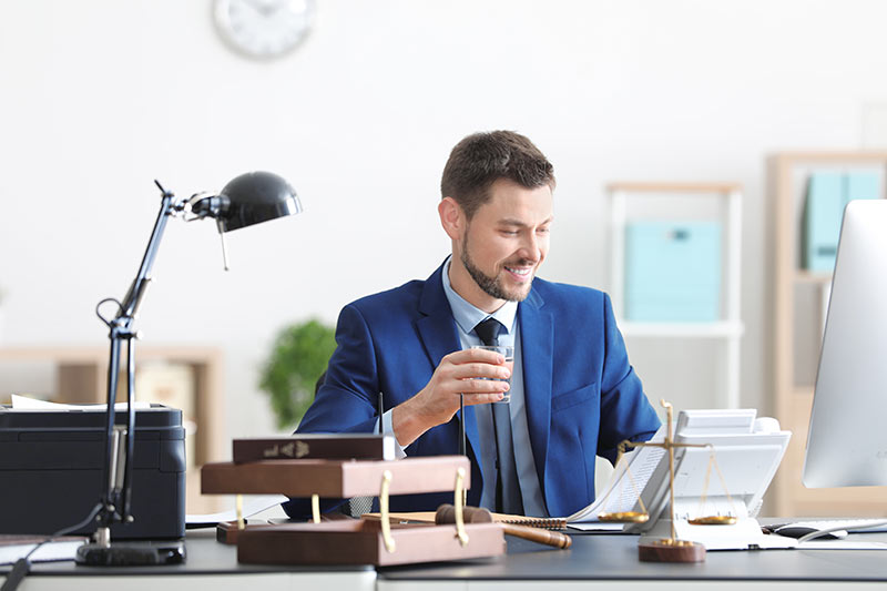 Kako so registrirani poklici kot je notar?