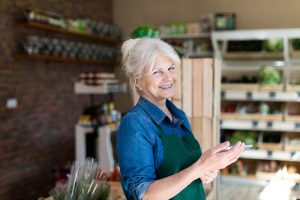 Aktivni do upokojitve - zaposlovanje starejših - subvencije do 11.000€