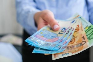 denarna socialna pomoč 2022